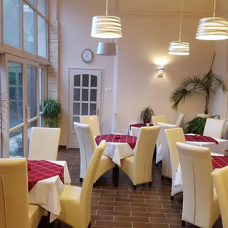 Romantik Szálloda 3*