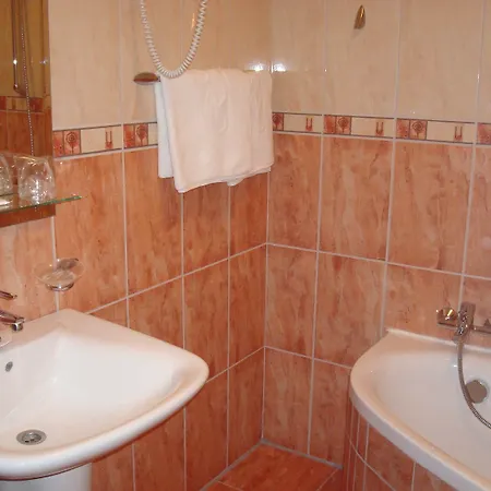 罗曼缇卡埃格酒店 3*